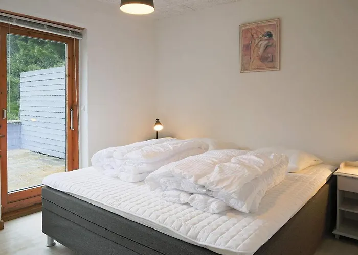 Holiday home 6 Person In Vaeggerlose-by Traum *